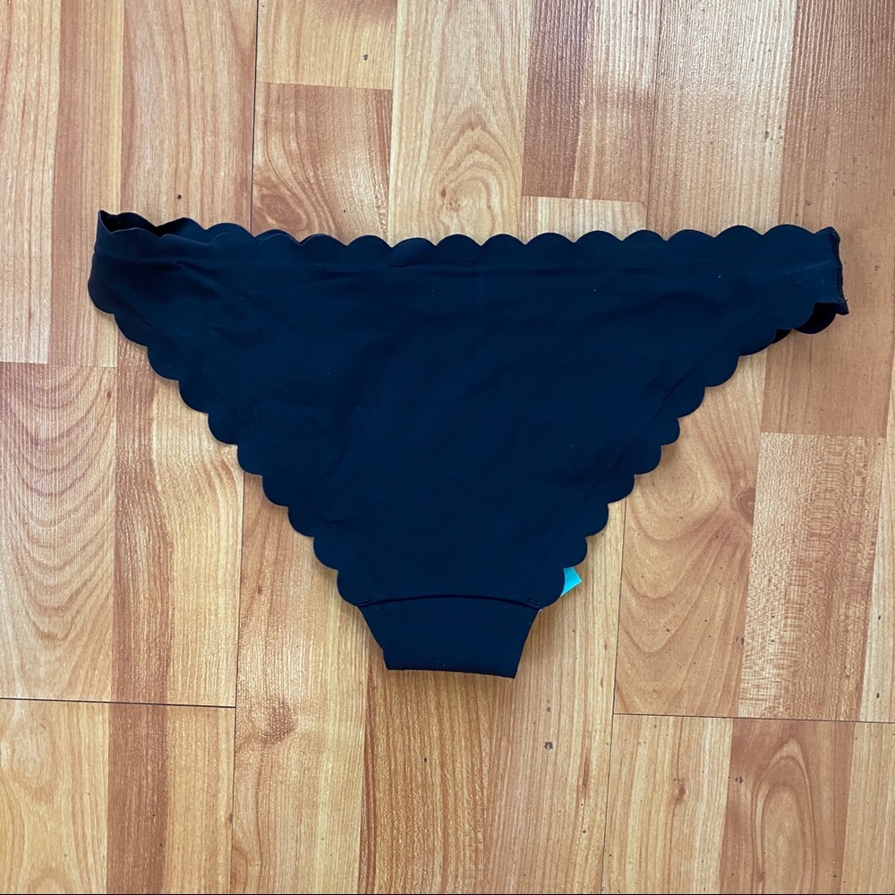 HM Scallop Bikini Bottom
